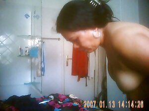 クソHuyastyは部屋に二つの虚偽を持 ...