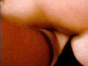 ストッキングに堕落した大きな穴の肛門を挿 ...